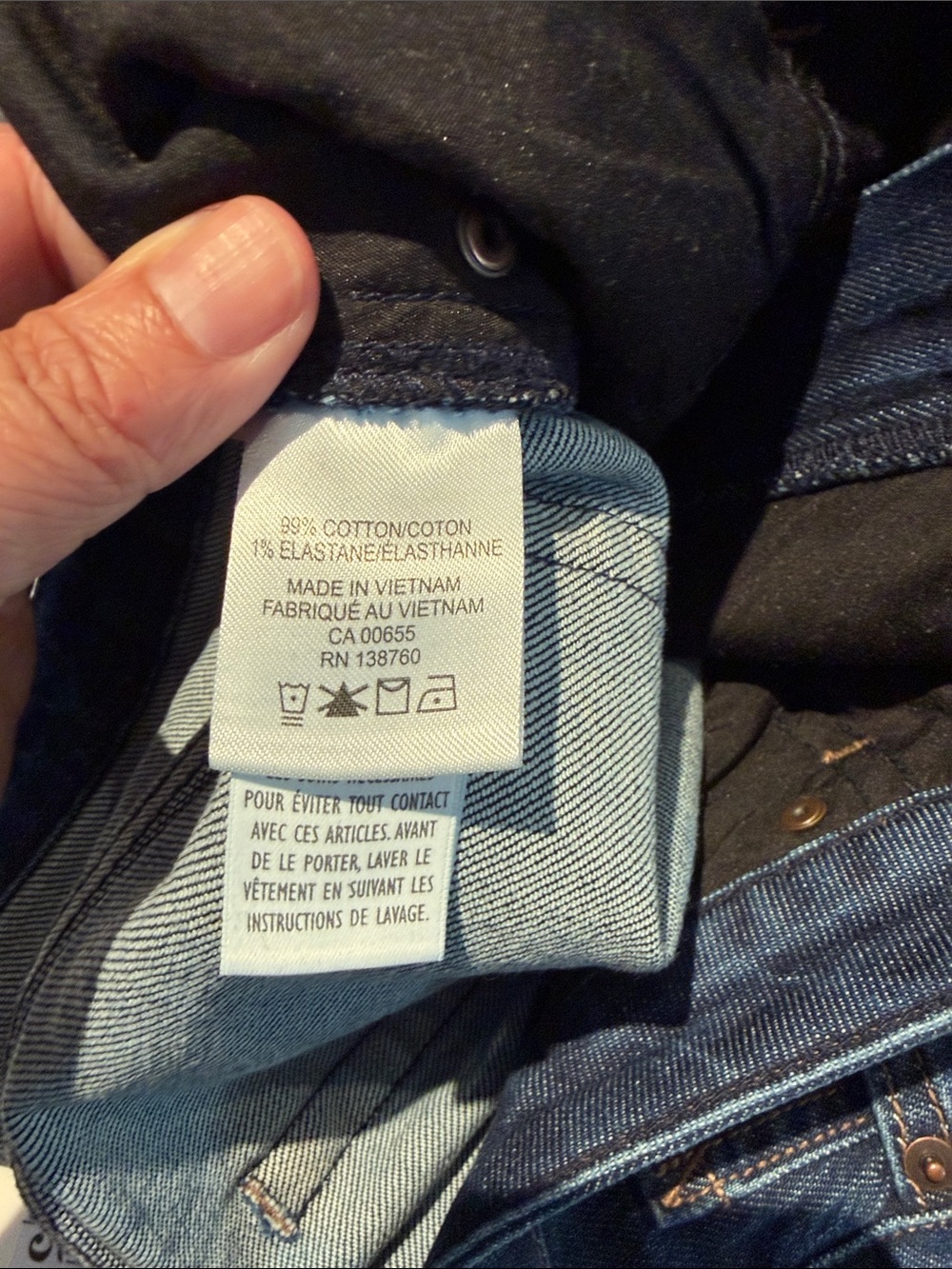 Reitmans Wide-Leg Jeans in Deep Blue Denim - Picture 4 of 5